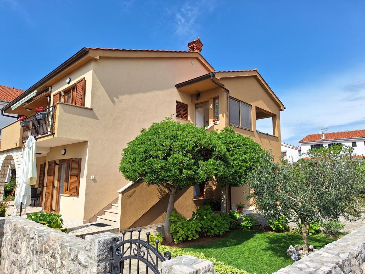 Apartmani Pina Krk Town Exteriér fotografie