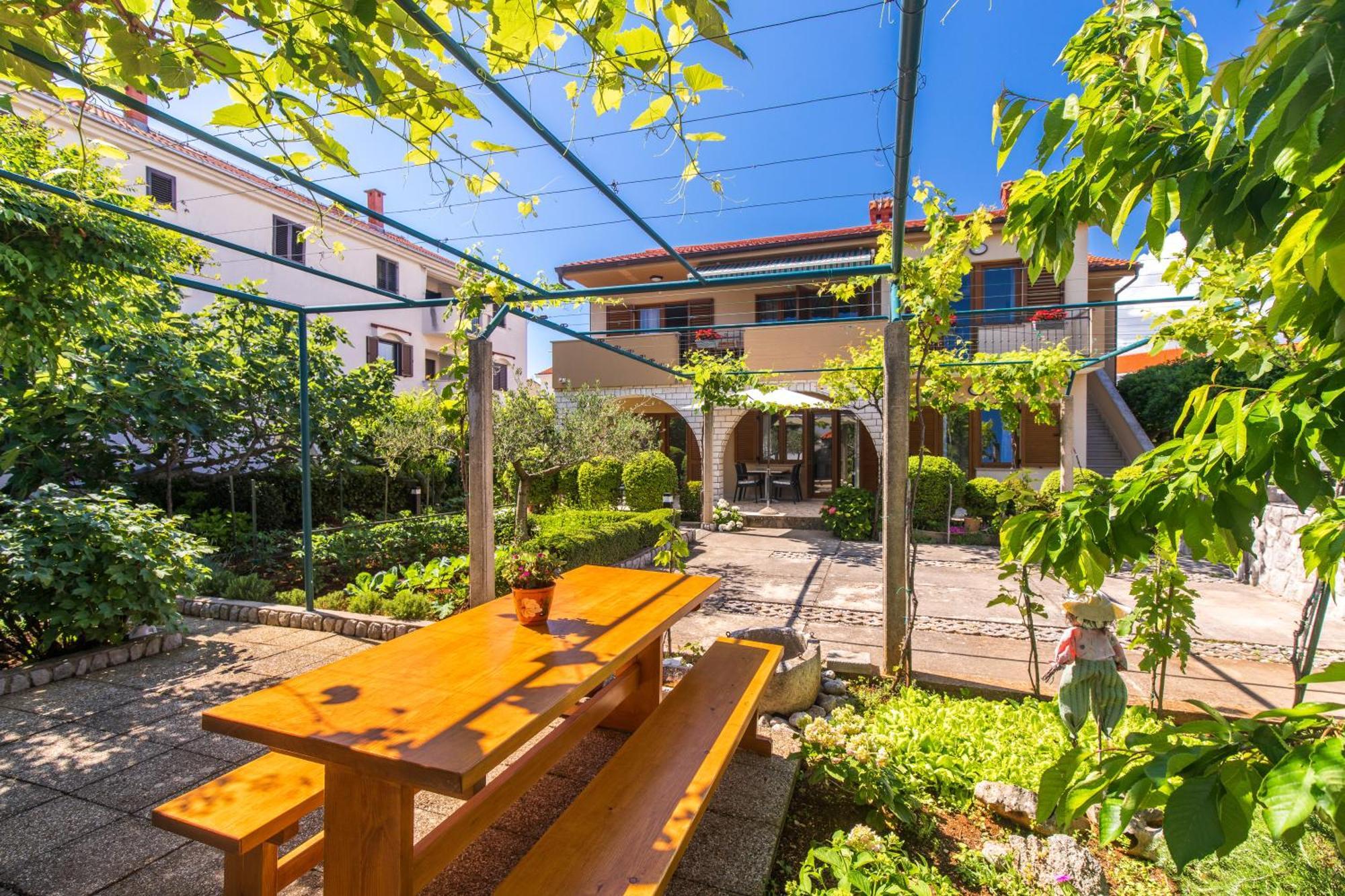 Apartmani Pina Krk Town Exteriér fotografie