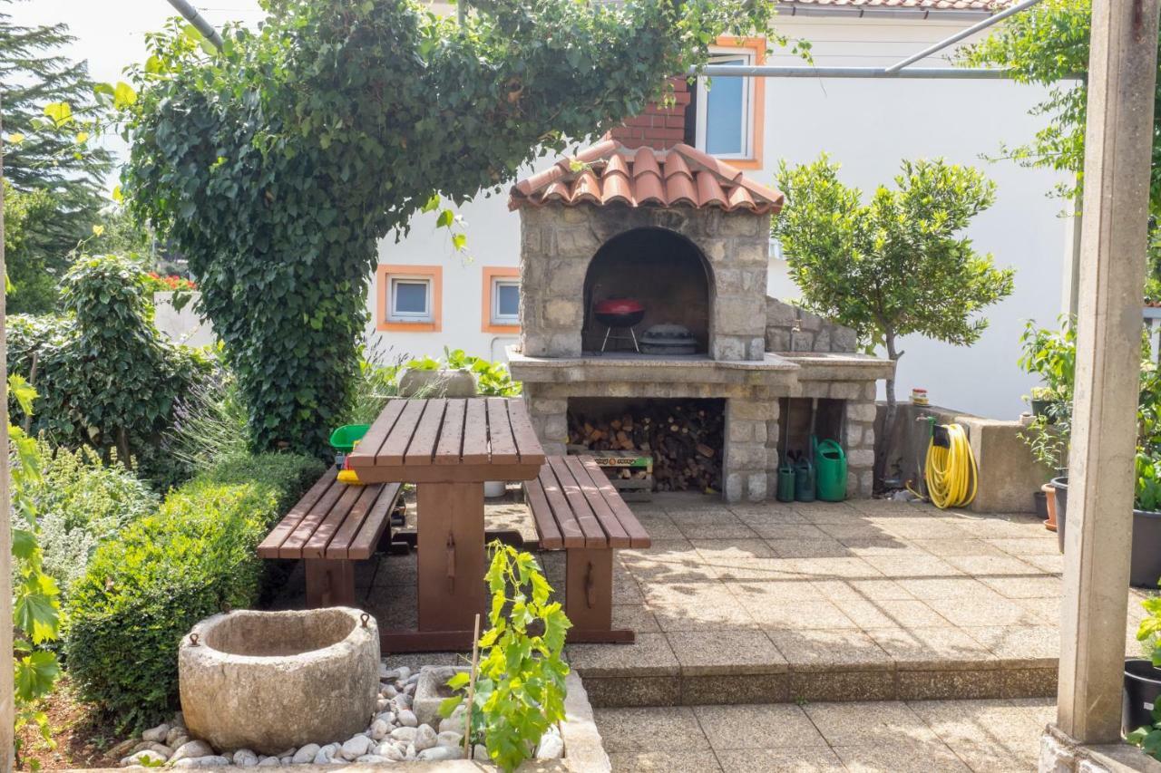 Apartmani Pina Krk Town Exteriér fotografie
